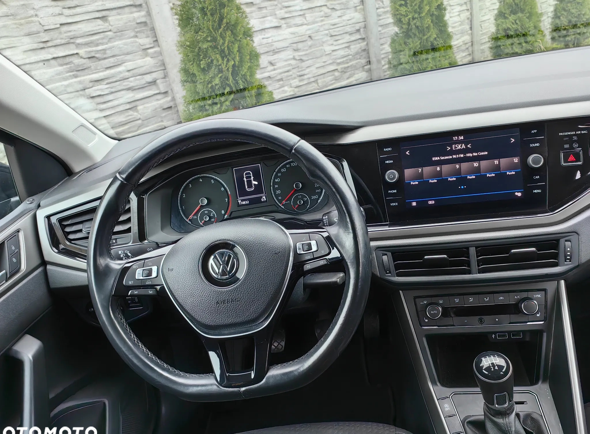 Volkswagen Polo cena 32900 przebieg: 112000, rok produkcji 2018 z Dąbrowa Górnicza małe 742